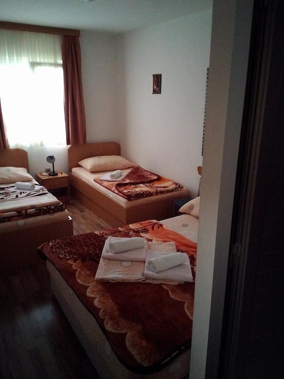 Hotel Quo Vadis เมจูโกเรีย ภายนอก รูปภาพ