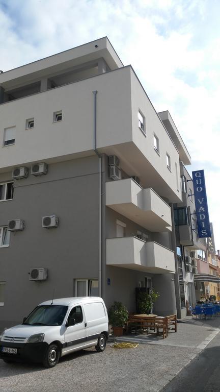 Hotel Quo Vadis เมจูโกเรีย ภายนอก รูปภาพ